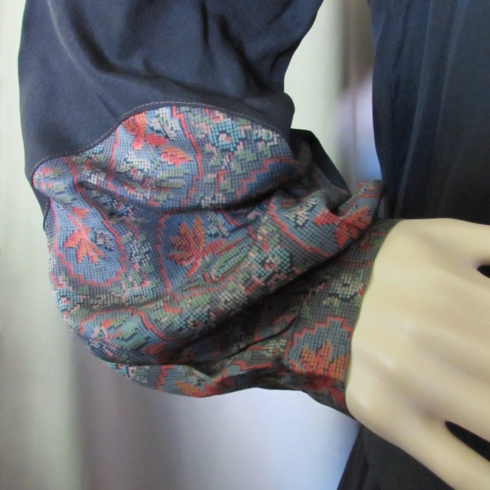 SALE Antique Dress Black Crepe Tapestry Pattern Early 20th Century - Picture 8 of 11